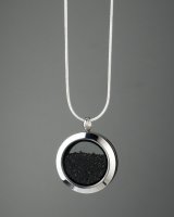 Necklace with vulcanic sand
